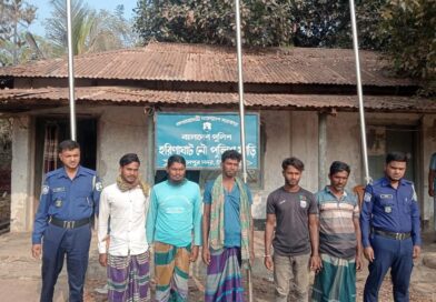 হরিণা নৌ পুলিশের অভিযানে জাটকা শিকারে ৫ জেলে আটক হরিণা নৌ পুলিশের অভিযানে জাটকা শিকারে ৫ জেলে আটক