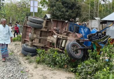 কোটচাঁদপুরে ট্রেনের ধাক্কায় লাটাহাম্বা চালক নিহত