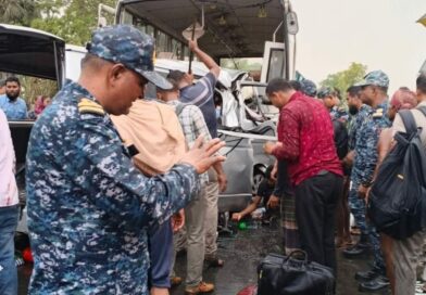 বাগেরহাটের রামপালে ভয়াবহ সড়ক দুর্ঘটনা: বাস–মাইক্রোবাস সংঘর্ষে নিহত ১৩, একই পরিবারের ১১ জন