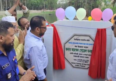পিরোজপুরে খাল পুনঃখনন কাজের উদ্বোধন করলেন গৃহায়ণ ও গণপূর্ত প্রতিমন্ত্রী