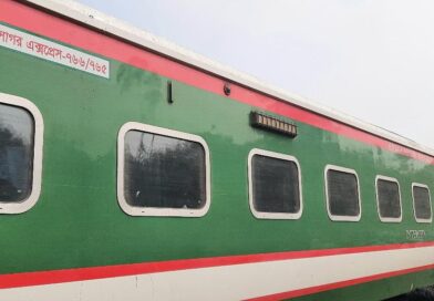 সান্তাহারে নীলসাগর এক্সপ্রেস ট্রেনের ৯টি বগি লাইনচ্যুত ; শতাধিক যাত্রী আহত