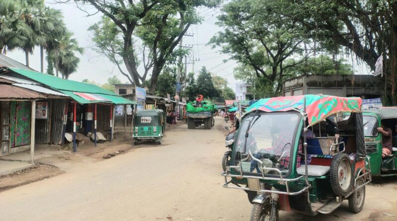 অতিরিক্ত খাজনা আদায়ের অভিযোগে দিশেহারা ব্যবসায়ীরা: ইজারাদারের বিরুদ্ধে তদন্তের দাবি