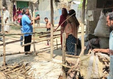 এক মাস অবরুদ্ধ পরিবার, ব্যর্থ জনপ্রতিনিধি; পুলিশের হস্তক্ষেপ কামনা