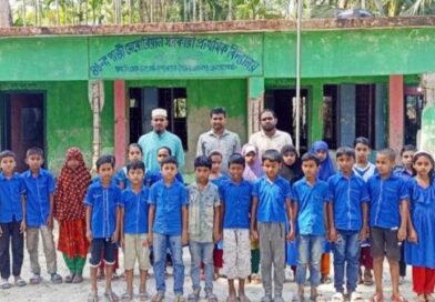 এক দশক ধরে ঝুঁকিপূর্ণ ভবনে পাঠদান চিংড়াখালীর গাজী মেমোরিয়াল সরকারি প্রাথমিক বিদ্যালয়ে আতঙ্কে শিক্ষার্থী-অভিভাবক