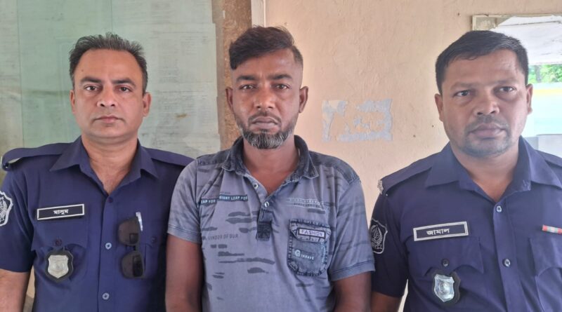 সন্ত্রাসী বাহিনী বি-কোম্পানি গ্রুপের অন্যতম সহযোগী হায়দার বটিয়াঘাটায় গ্রেফতার