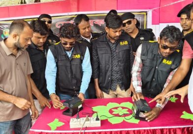 ঈদ সামনে রেখে পিরোজপুরের পশুর হাটে র‌্যাব-৮’র  কঠোর নিরাপত্তা: ড্রোন নজরদারি, জাল টাকা শনাক্তে বিশেষ ব্যবস্থা