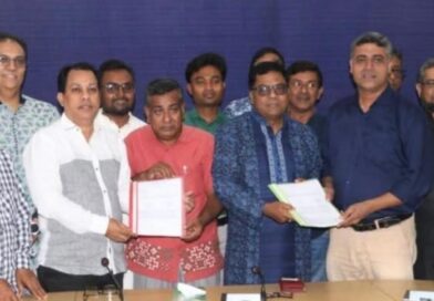 খুলনা প্রেসক্লাবের নবনির্বাচিত কমিটির নিকট দায়িত্ব হস্তান্তর