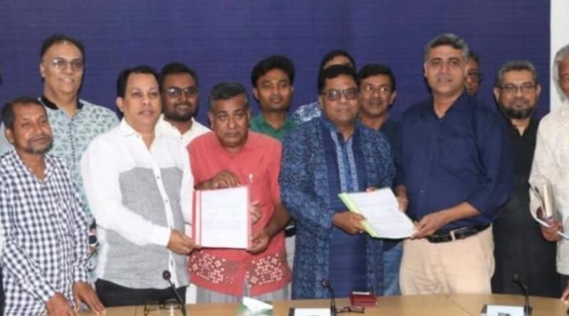 খুলনা প্রেসক্লাবের নবনির্বাচিত কমিটির নিকট দায়িত্ব হস্তান্তর