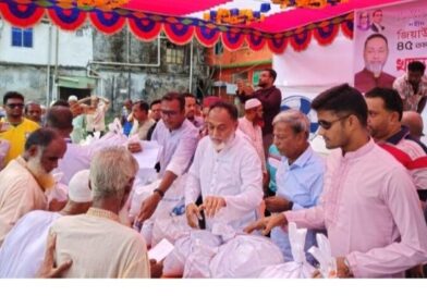 পিরোজপুরে শহীদ রাষ্ট্রপতি জিয়াউর রহমানের শাহাদাতবার্ষিকী উপলক্ষে সুবিধাবঞ্চিত মানুষদের মাঝে খাদ্যসামগ্রী বিতরণ