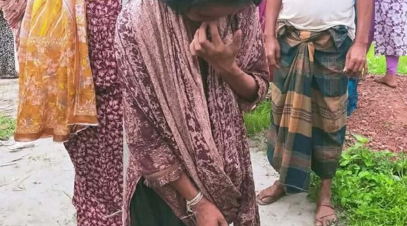 জামালপুরে পুকুরে ভাসছিল সন্তান পাড়েই বসে ছিলেন মা!