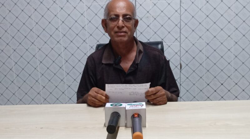 বটিয়াঘাটায় জাল দলিলের জমি বুঝে না দিলে খুন-জখমের হুমকির অভিযোগে সাংবাদিক সম্মেলন