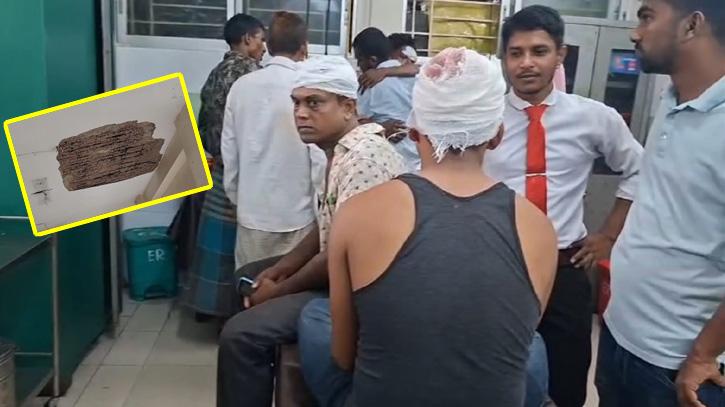 বাগেরহাট জজ আদালতে ছাদের পলেস্তারা খসে ৫ বিচারপ্রার্থী আহত