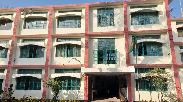 খুলনার ৬০৫ প্রাথমিক বিদ্যালয়ে প্রধান শিক্ষক নেই পদোন্নতি ও নিয়োগ দ্রুত সম্পন্ন হলে সংকট কাটবে বলে আশা সংশ্লিষ্টদের
