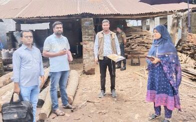 লাইসেন্স ছাড়াই “ছ” মিল পরিচালনা: ৩ “ছ” মিল মালিকসহ চার জনকে ৩০ হাজার ৫০০ টাকা জরিমানা লাইসেন্স ছাড়াই “ছ” মিল পরিচালনা: ৩ “ছ” মিল মালিকসহ চার জনকে ৩০ হাজার ৫০০ টাকা জরিমানা