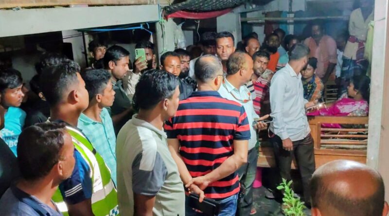 পার্বতীপুরে মা-মেয়ের ঝুলন্ত লাশ উদ্ধার