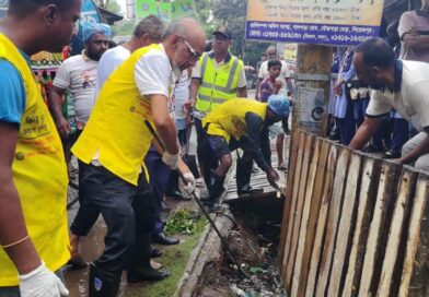 পিরোজপুরে জুলাই যোদ্ধাদের প্রতি শ্রদ্ধা জানিয়ে  জেলা পরিষদের মাসব্যাপী পরিচ্ছন্নতা কর্মসূচির উদ্বোধন