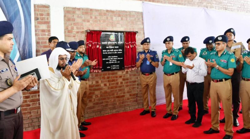 পূর্বাচলে ‘বরকাউ পুলিশ ক্যাম্প’ উদ্বোধন পূর্বাচলে ‘বরকাউ পুলিশ ক্যাম্প’ উদ্বোধন