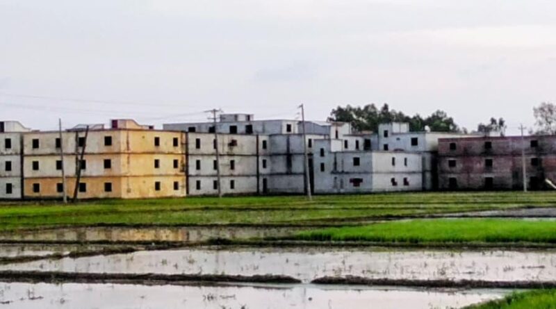 বড়পুকুরিয়া কয়লা খনি সম্প্রসারণের আগে কৃষিজমিতে বহুতল ভবন নির্মাণ