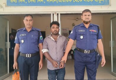 পাবনায় ৫৪৯ বোতল ফেনসিডিলসহ মাদক ব্যবসায়ী গ্রেপ্তার