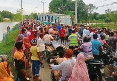 পার্বতীপুরে বাস-মোটরসাইকেলের মুখোমুখি সংঘর্ষে নিহত ১ পার্বতীপুরে বাস-মোটরসাইকেলের মুখোমুখি সংঘর্ষে নিহত ১
