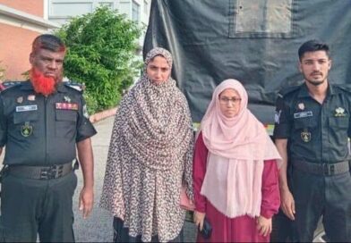চাঁপাইনবাবগঞ্জে অধিক লাভের প্রলোভনে গ্রাহকদের কাছ থেকে প্রায় ১০৫ কোটি টাকা সংগ্রহ ও আত্মসাতের অভিযোগে মধুমতি সমাজ উন্নয়ন সংস্থার নির্বাহী সদস্য নিশাত দিলরুবা জাহানকে গ্রেপ্তার করেছে র‍্যাব।