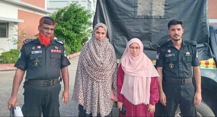 চাঁপাইনবাবগঞ্জে অধিক লাভের প্রলোভনে গ্রাহকদের কাছ থেকে প্রায় ১০৫ কোটি টাকা সংগ্রহ ও আত্মসাতের অভিযোগে মধুমতি সমাজ উন্নয়ন সংস্থার নির্বাহী সদস্য নিশাত দিলরুবা জাহানকে গ্রেপ্তার করেছে র‍্যাব।