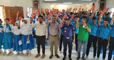 লাল কার্ড তুলে মাদক-অপরাধকে ‘না’ বলল ঠাকুরগাঁওয়ের শিক্ষার্থীরা