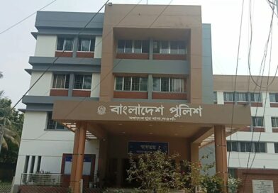 বাড়ির সামনে স্বর্নকারকে হত্যা; ৬ ভরি সোনা ও ৭ লাখ টাকা ছিনতাই 