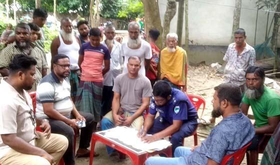 বাগেরহাটে ভ্যানচালকের ঝুলন্ত মরদেহ উদ্ধার ভোরে ঘরের আড়ায় ঝুলছিল সুজন, মৃত্যুর কারণ নিয়ে ধোঁয়াশা