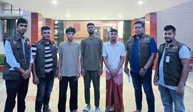 অনলাইনে জুতা বিক্রির নামে ৮৫ হাজার টাকা আত্মসাৎ, ৩ হোতা গ্রেফতার অনলাইনে জুতা বিক্রির নামে ৮৫ হাজার টাকা আত্মসাৎ, ৩ হোতা গ্রেফতার