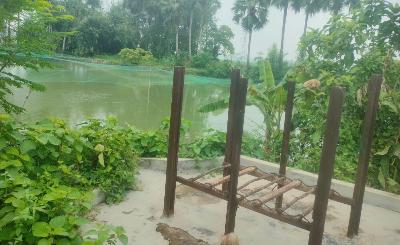 আদমদীঘির পাল্লা-কুসম্বী শশ্মানের পুকুরটি অবশেষে ভুমি দস্যুর হাত থেকে রক্ষা পেলো আদমদীঘির পাল্লা-কুসম্বী শশ্মানের পুকুরটি অবশেষে ভুমি দস্যুর হাত থেকে রক্ষা পেলো