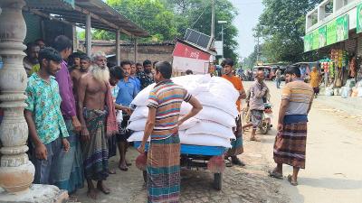 ঝিনাইদহে পাচারের সময় হাজার কেজি সার জব্দ ঝিনাইদহে পাচারের সময় হাজার কেজি সার জব্দ