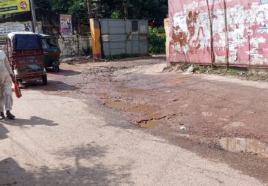 আবুল খায়েরের ভারী যানবাহনে হান্নান সড়ক ক্ষতিগ্রস্ত, দুর্ভোগে শিক্ষার্থী ও পথচারী