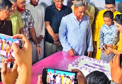 থানা চত্বরে ওসির ছেলের জন্মদিন উদ্যাপন, কেক কাটার ভিডিও ভাইরাল থানা চত্বরে ওসির ছেলের জন্মদিন উদ্যাপন, কেক কাটার ভিডিও ভাইরাল