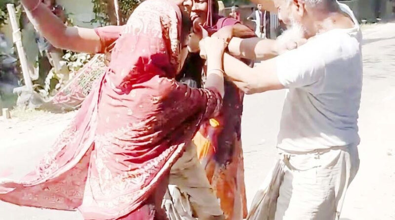 কালীগঞ্জে জমি দখলের চেষ্টা, গাছ কাটা ও মারধরের অভিযোগ কালীগঞ্জে জমি দখলের চেষ্টা, গাছ কাটা ও মারধরের অভিযোগ