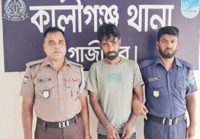 কালীগঞ্জে ১০০ পিস ইয়াবাসহ মাদক কারবারি গ্রেফতার, সহযোগী পলাতক