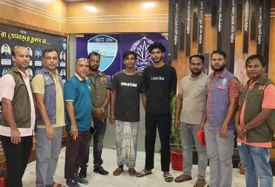 চাঁদপুরে অনলাইন প্রতারণা চক্রের আরও ৩ সদস্য গ্রেফতার, ৮ মোবাইল ফোন উদ্ধার